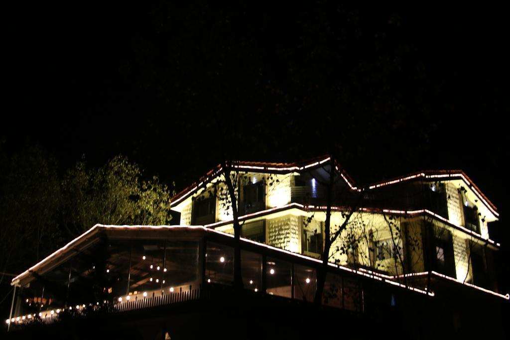 Urban Faqra Hotel Mzaar Kfardebian Exterior photo